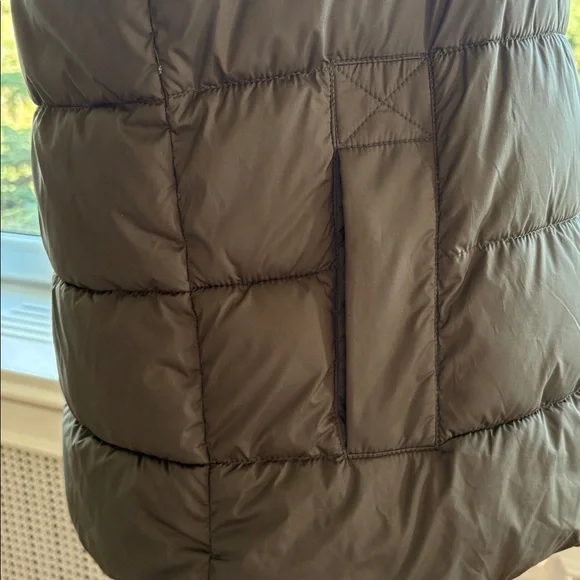 Zara Khaki lightweight Puffer Vest with Hood medium size - Picture 2 of 7